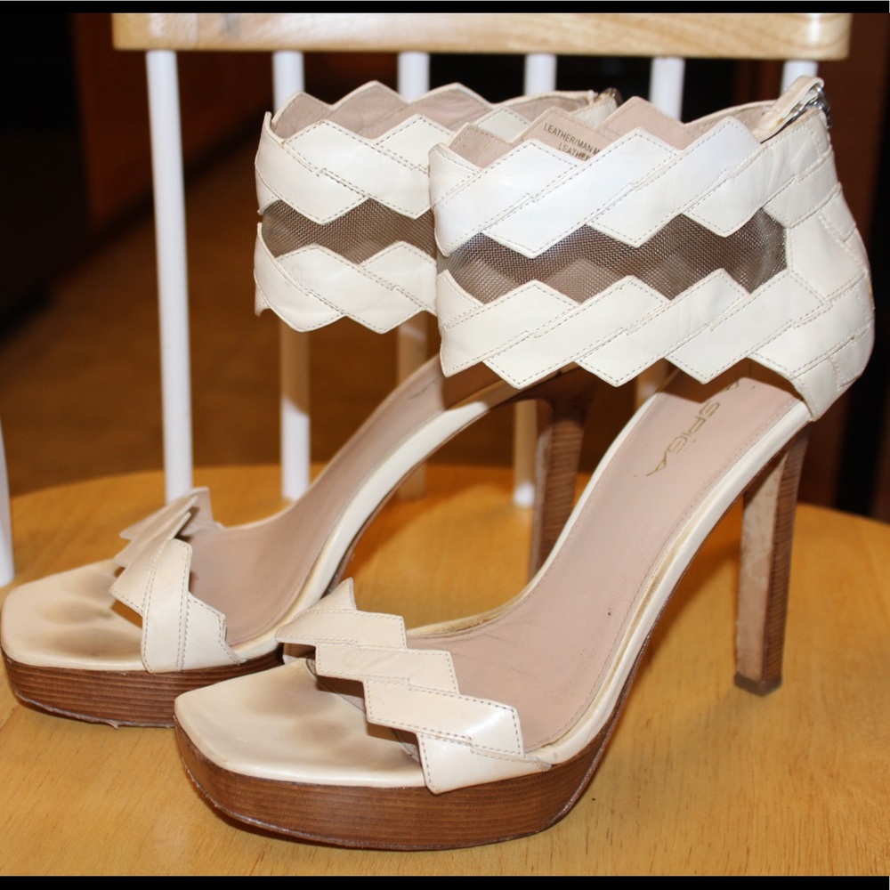 Cream squiggle high heels